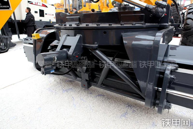 徐工GR300A平地机整机外观