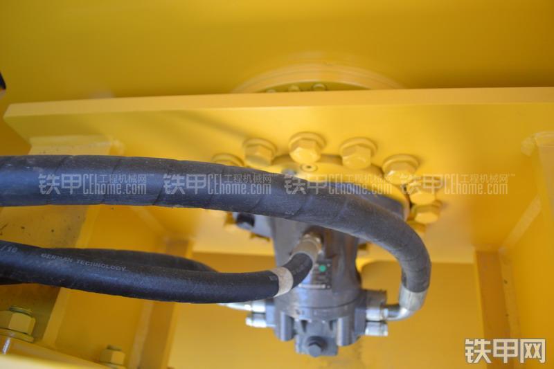 山推SR10压路机整机外观