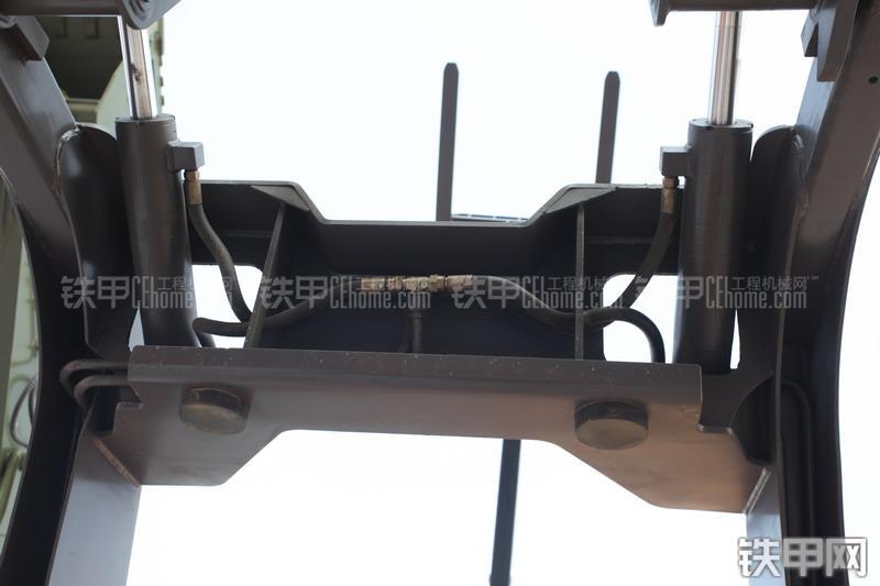 詹阳重工JYL3255-A滑移装载机整机外观