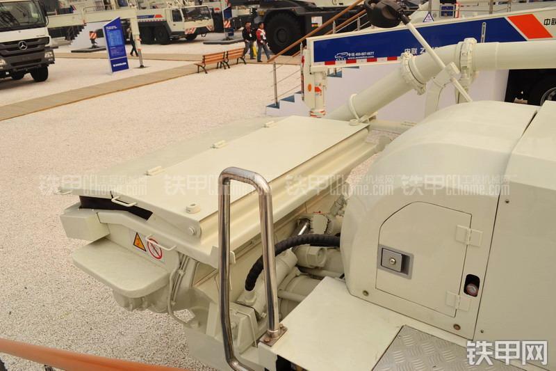 中联重科ZLJ5530THBK 63K-6RZ斯堪尼亚泵车整机外观