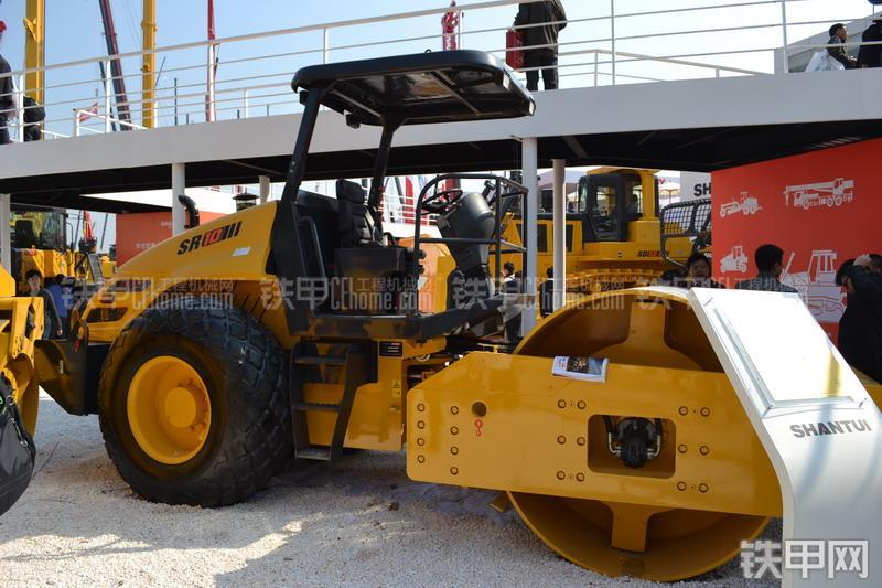山推SR10压路机整机外观