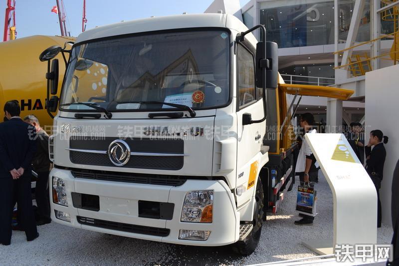 山推HLC5122THB-16I东风天锦车载泵整机外观