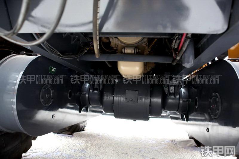 徐工GR300A平地机整机外观