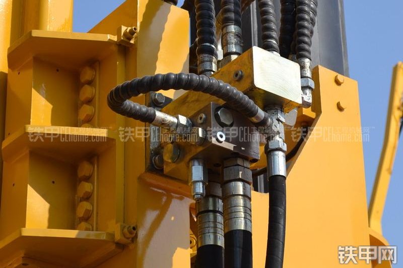 山推SER26旋挖钻整机外观