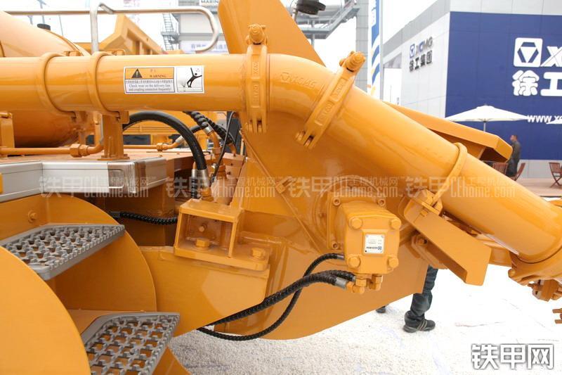 徐工HB48AIII-I(六节臂)泵车整机外观