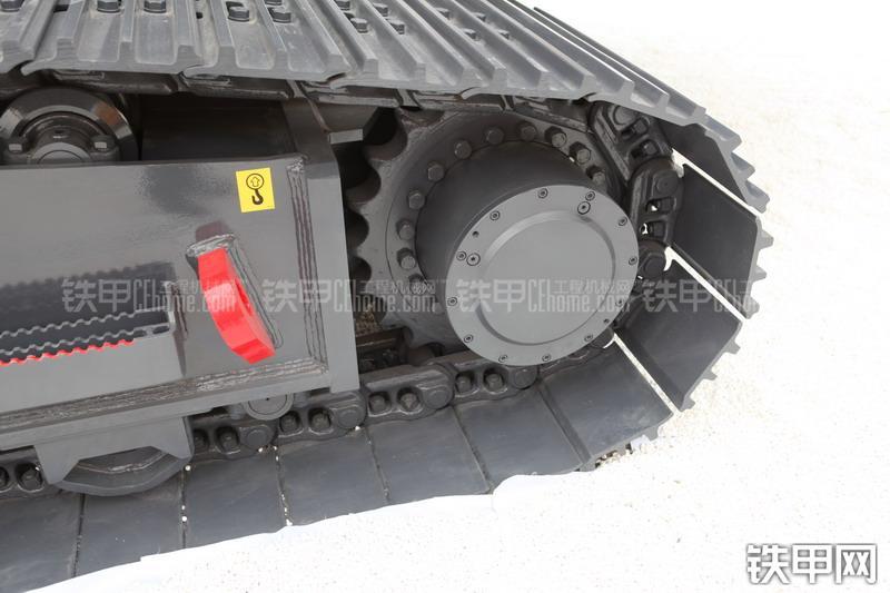 徐工XR260D旋挖钻整机外观