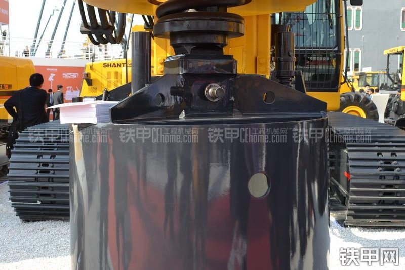 山推SER26旋挖钻整机外观