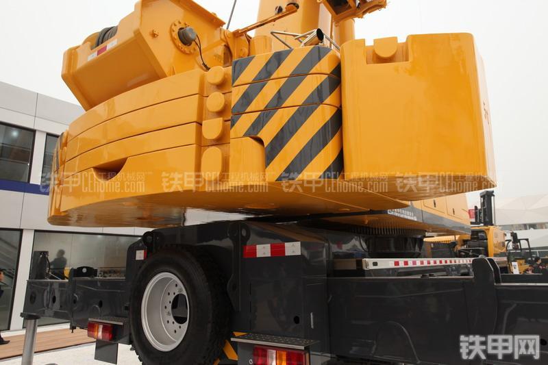 徐工QY160K起重机整机外观