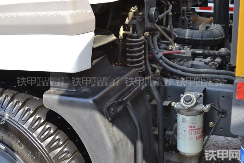 山推HLC5122THB-16I东风天锦车载泵整机外观