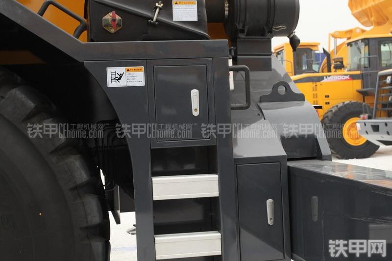 徐工RT60起重机整机外观