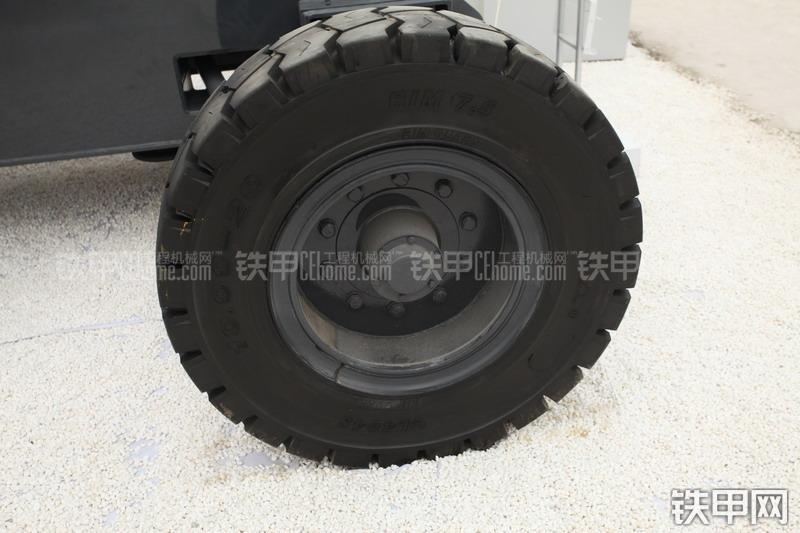 徐工GKS28E高空作业机械整机外观