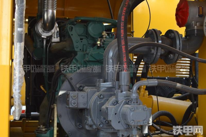 山推HLC5122THB-16I东风天锦车载泵整机外观