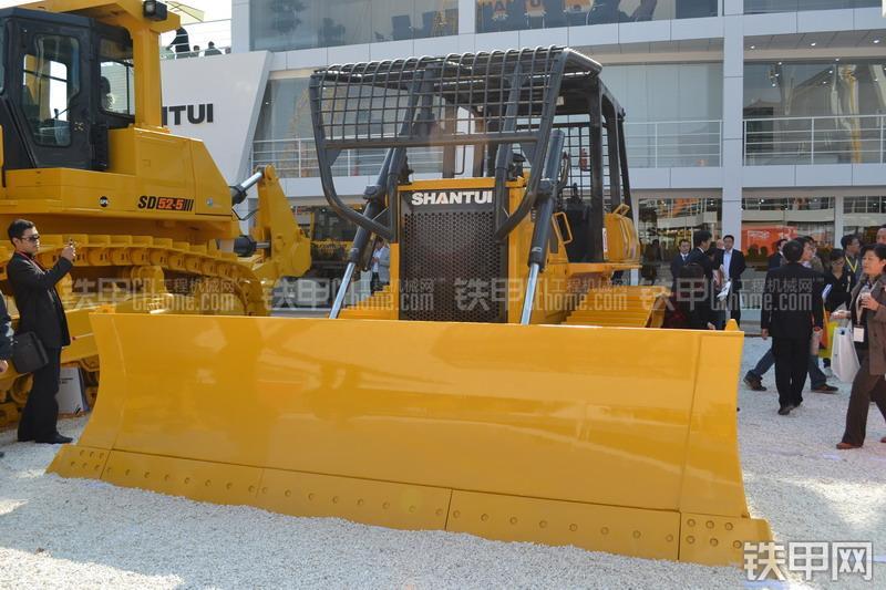 山推SD20-5推土机整机外观