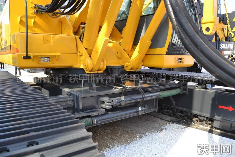 山推SER30旋挖钻整机外观