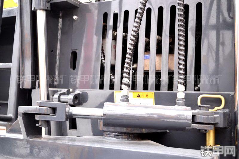 徐工XM101Q铣刨机整机外观