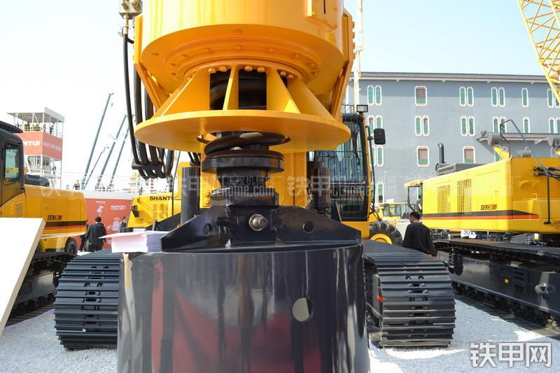 山推SER26旋挖钻整机外观