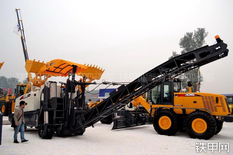徐工XM101Q铣刨机整机外观