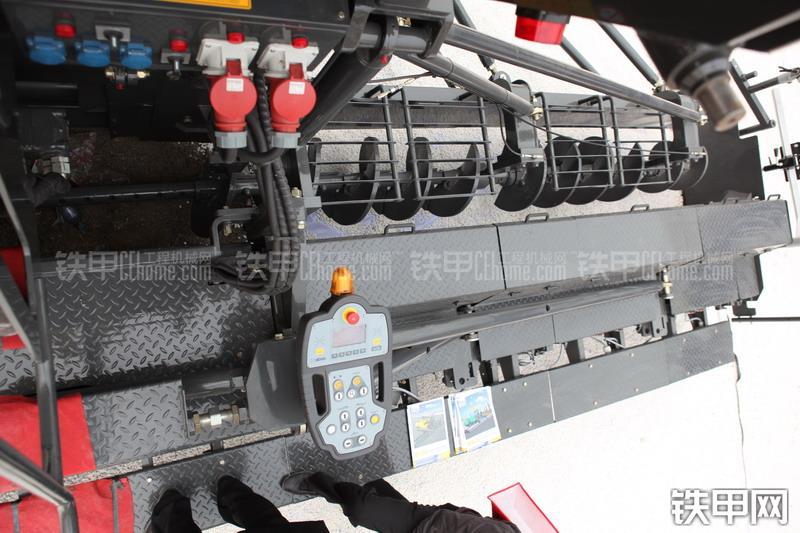 徐工RP953S沥青摊铺机整机外观