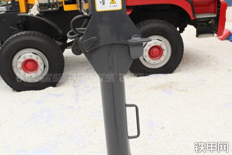 徐工SQZ600K起重机整机外观