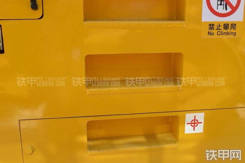 山推SR30T-3压路机整机外观