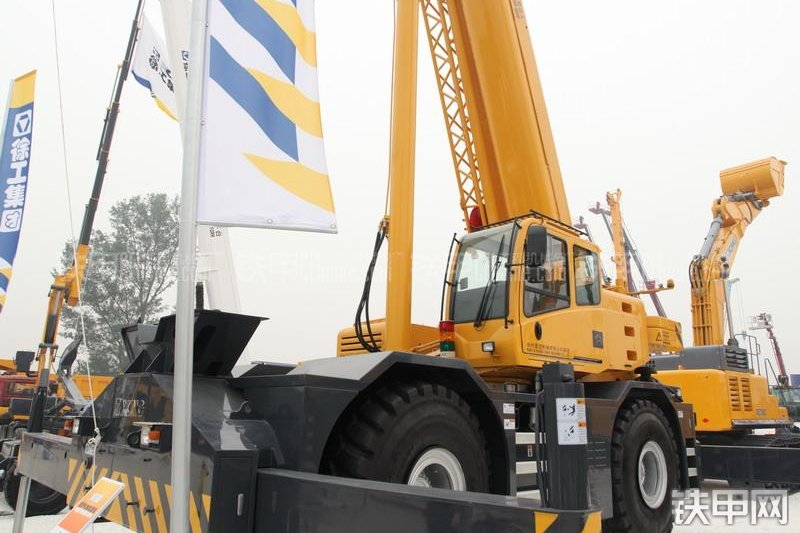 徐工RT60起重机整机外观