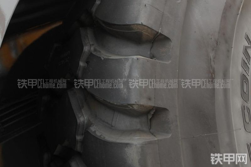 徐工RT60起重机整机外观