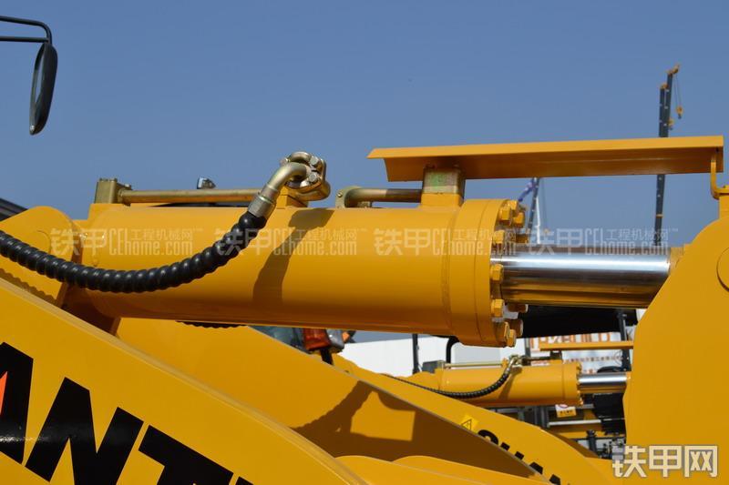 山推SL50WB装载机整机外观