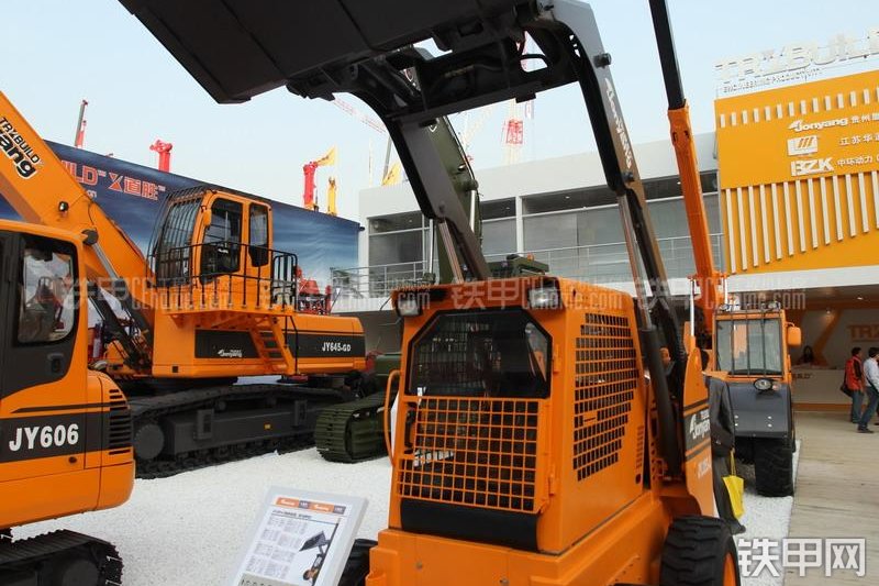 詹阳重工JYL3255-A滑移装载机整机外观