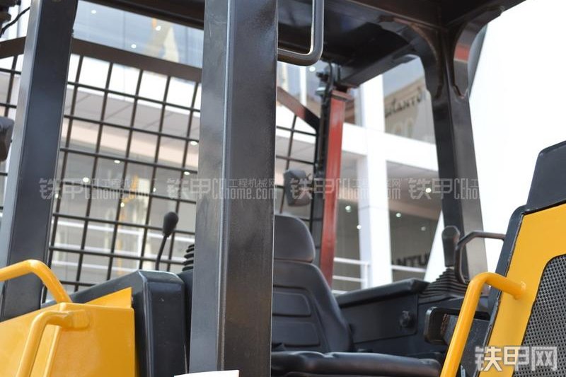 山推SD20-5推土机整机外观