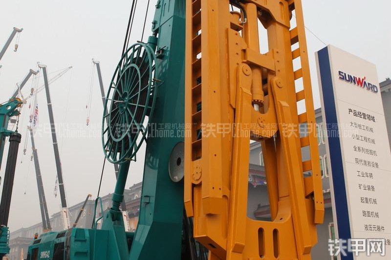 山河智能SWHG42连续墙抓斗整机外观