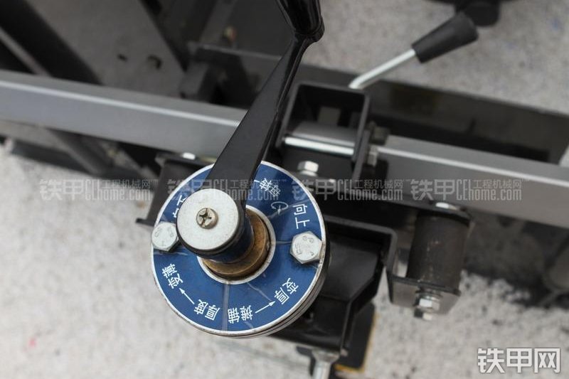 徐工RP953S沥青摊铺机整机外观