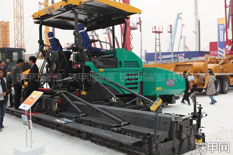 徐工RP953S沥青摊铺机整机外观