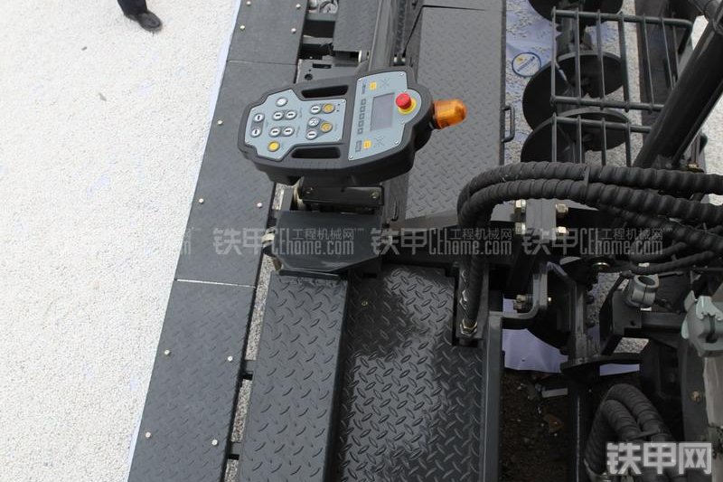 徐工RP953S沥青摊铺机整机外观