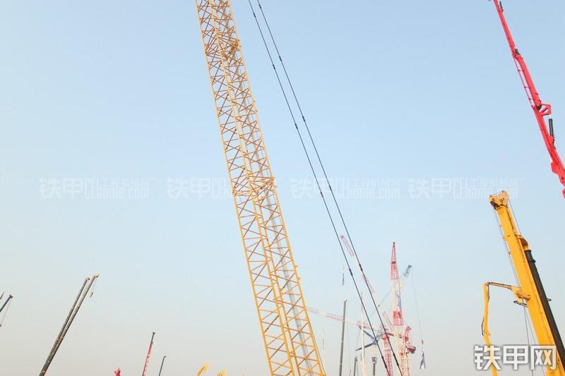 山推SC150C起重机整机外观