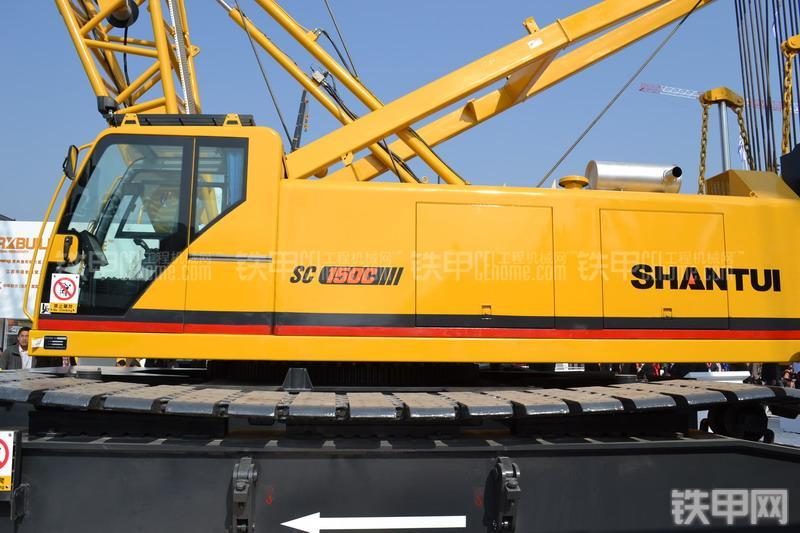 山推SC150C起重机整机外观