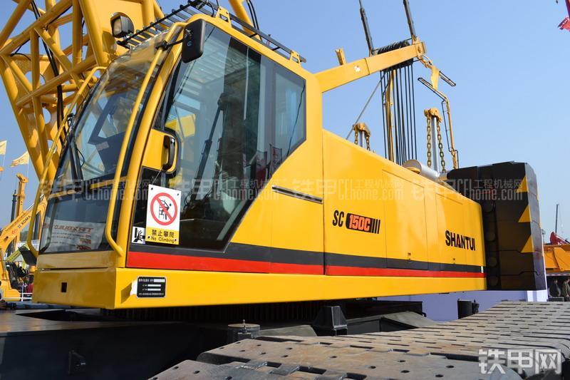 山推SC150C起重机整机外观