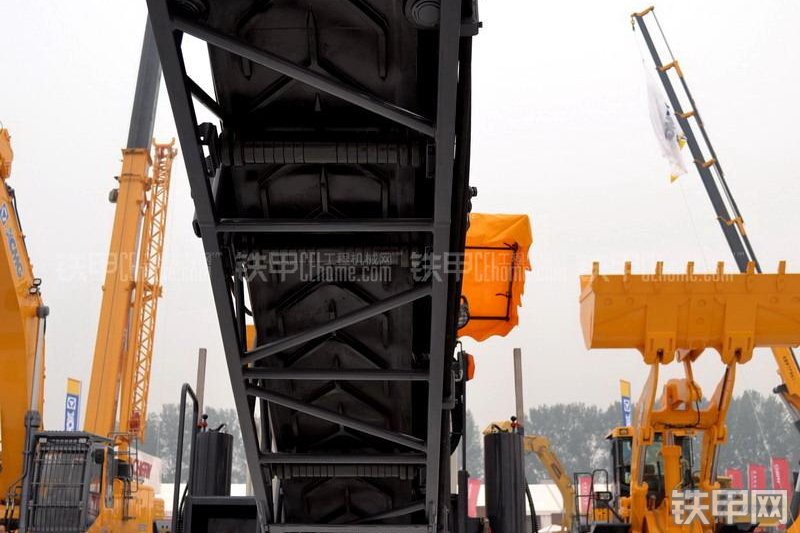 徐工XM101Q铣刨机整机外观