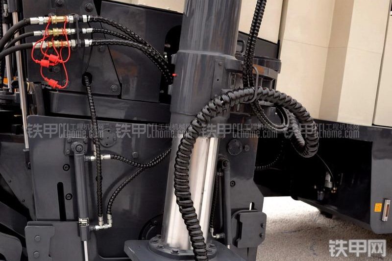 徐工XM101Q铣刨机整机外观