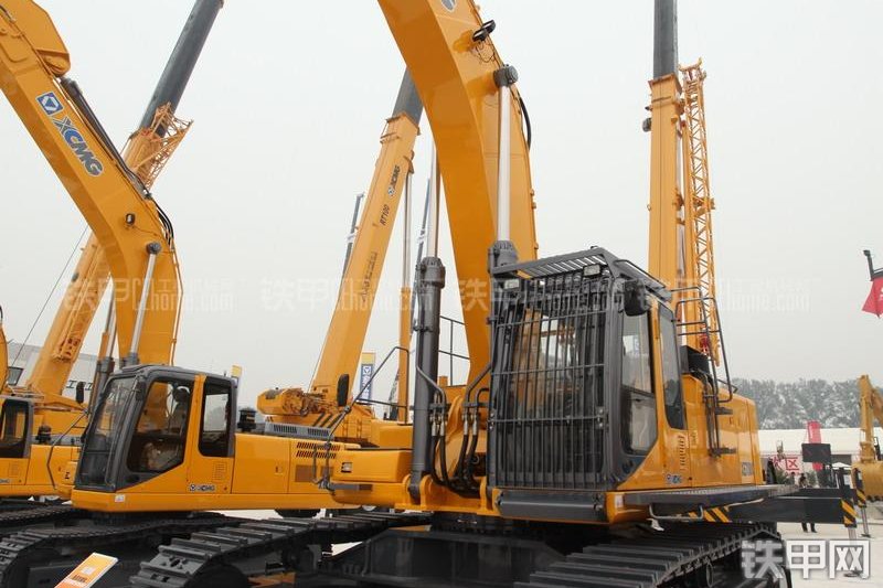 徐工XE700C挖掘机整机外观
