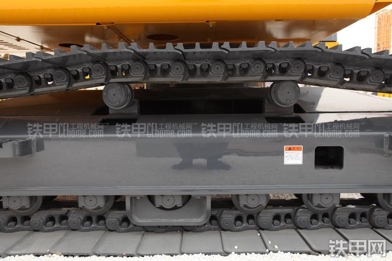 徐工XE215C挖掘机局部