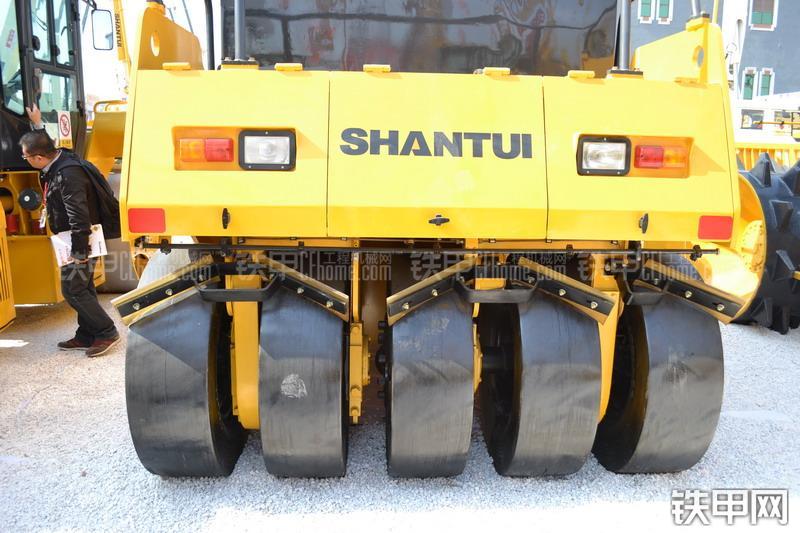 山推SR30T-3压路机整机外观
