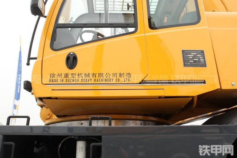 徐工RT60起重机整机外观