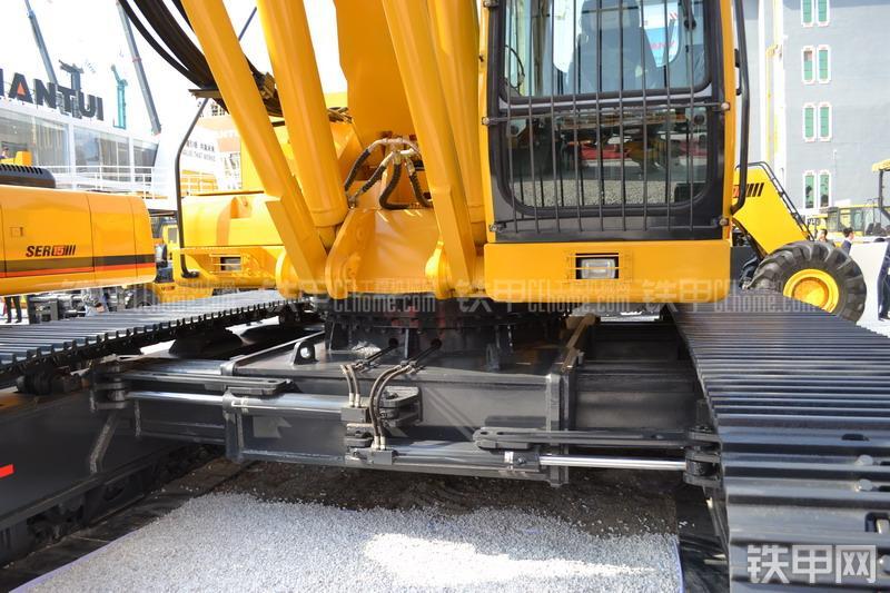 山推SER26旋挖钻整机外观