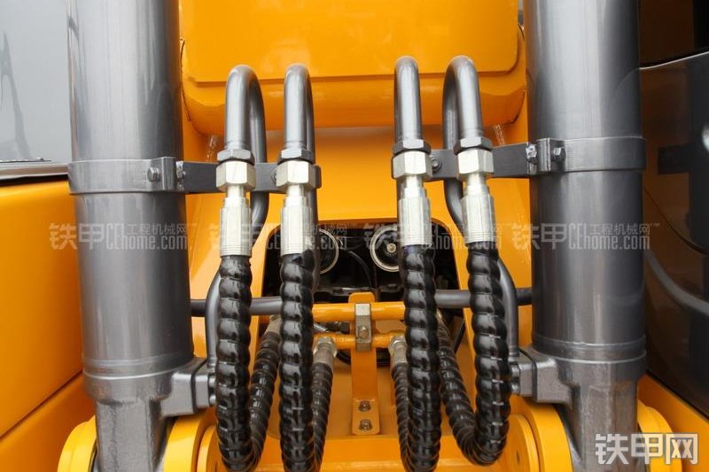 徐工XE215C挖掘机局部