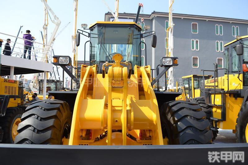山推SL50WB装载机整机外观
