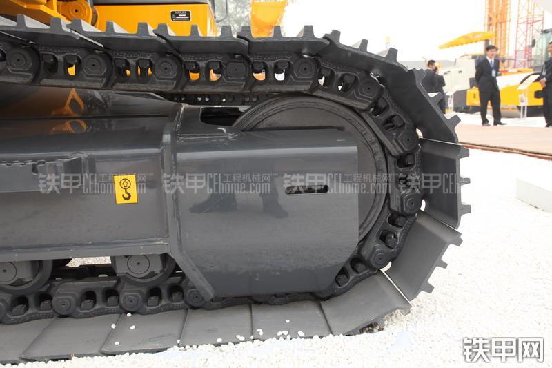 徐工XE215C挖掘机局部