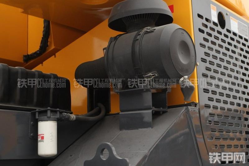 徐工RT60起重机整机外观