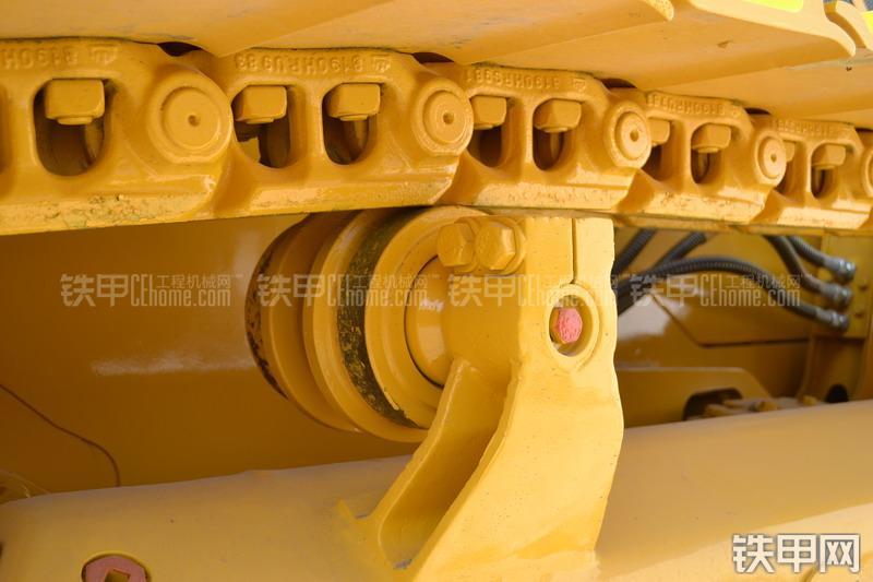 山推SD13YE推土机局部