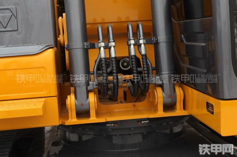 徐工XE215C挖掘机局部