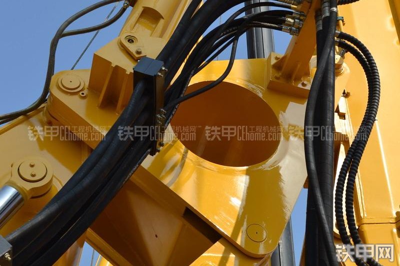 山推SER26旋挖钻整机外观